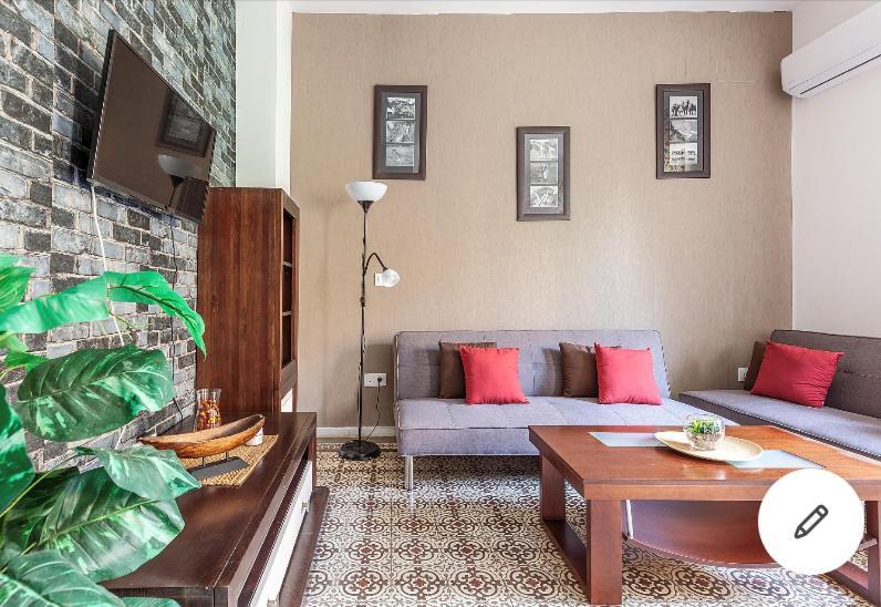 Violeta Apartment With Cozy Balcony Sevilla Exterior foto