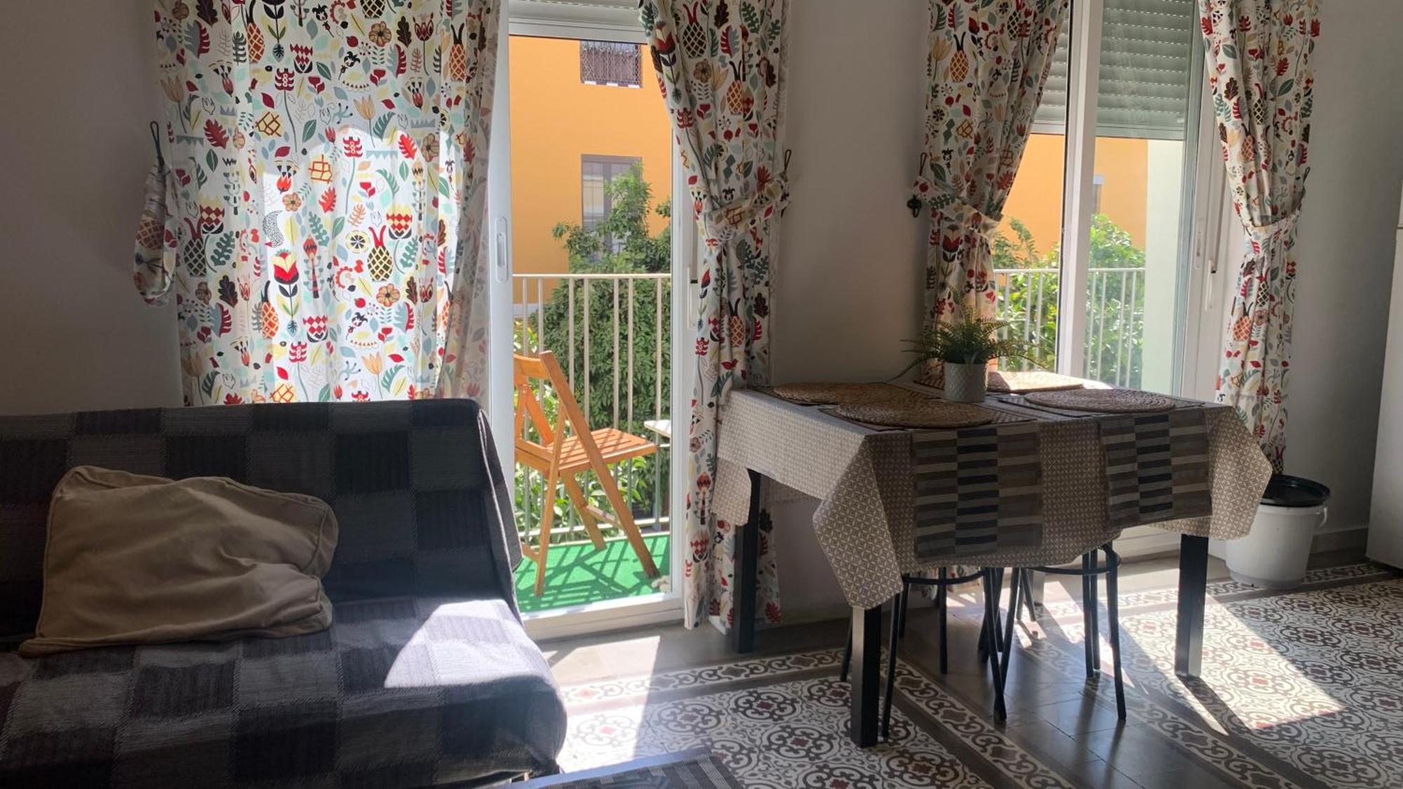 Violeta Apartment With Cozy Balcony Sevilla Exterior foto